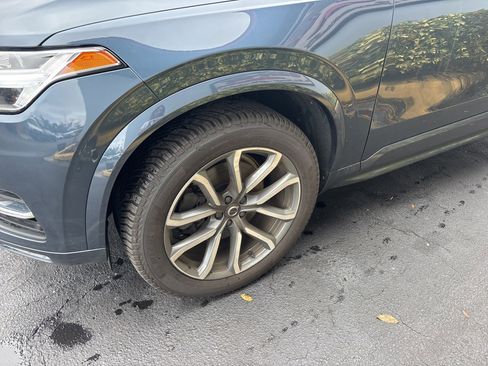 Used 2019 Volvo XC90 T5 Momentum w/ Multimedia Package image 5