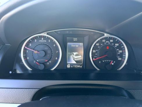 Used 2017 Toyota Camry SE image 14