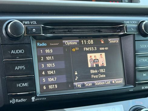 Used 2018 Toyota RAV4 XLE image 25