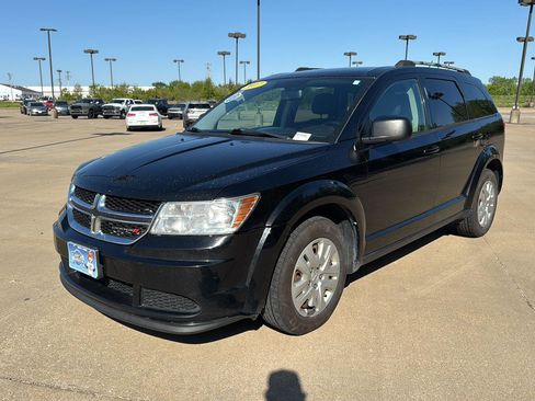 Used 2017 Dodge Journey SE w/ Flexible Seating Group FWD image 1