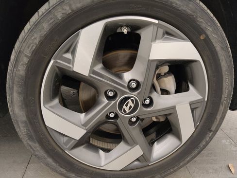 Used 2023 Hyundai Venue SEL w/ Cargo Package FWD image 31