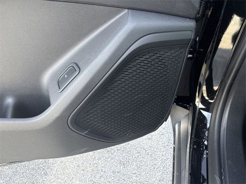 New 2026 Chevrolet Traverse LT w/ Driver Confidence Package image 25