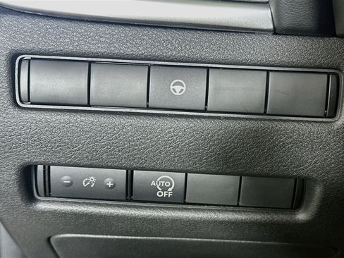 Used 2023 Nissan Rogue SV FWD image 17