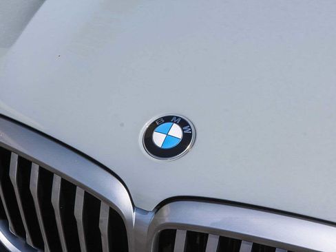 Used 2025 BMW X5 sDrive40i w/ M Sport Package RWD image 11