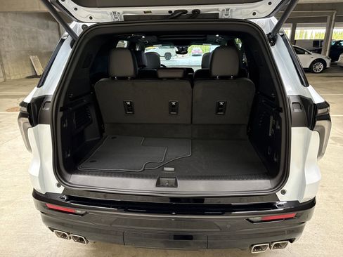 New 2026 Chevrolet Traverse RS image 6