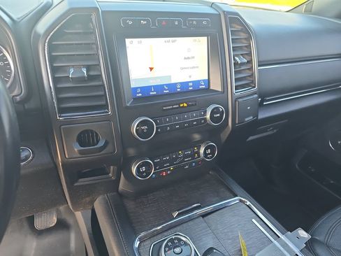 Used 2020 Ford Expedition Limited w/ Equipment Group 302A AWD/4WD image 21
