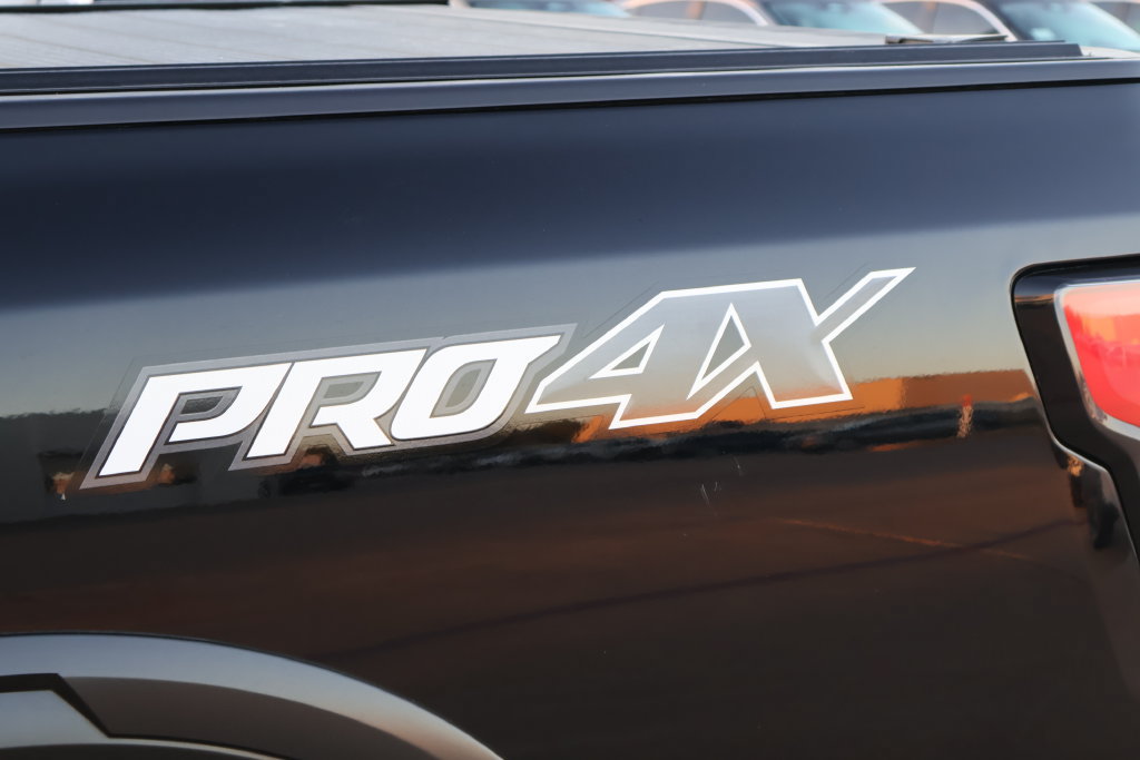 Used 2024 Nissan Titan PRO-4X w/ Pro-4x Convenience Package AWD/4WD image 3
