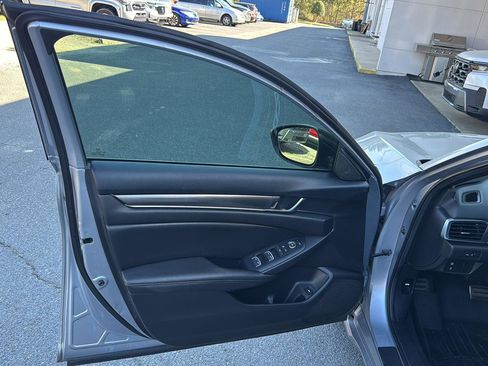Used 2021 Honda Accord Sport image 14