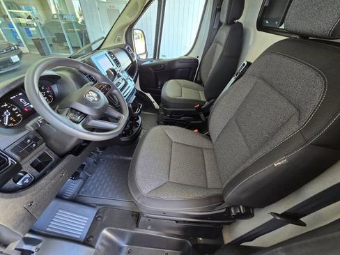 Used 2025 RAM ProMaster 2500 FWD image 10