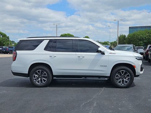 Used 2024 Chevrolet Tahoe Z71 w/ Luxury Package AWD/4WD image 7