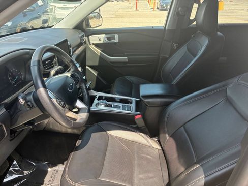 Used 2024 Ford Explorer Limited RWD image 22