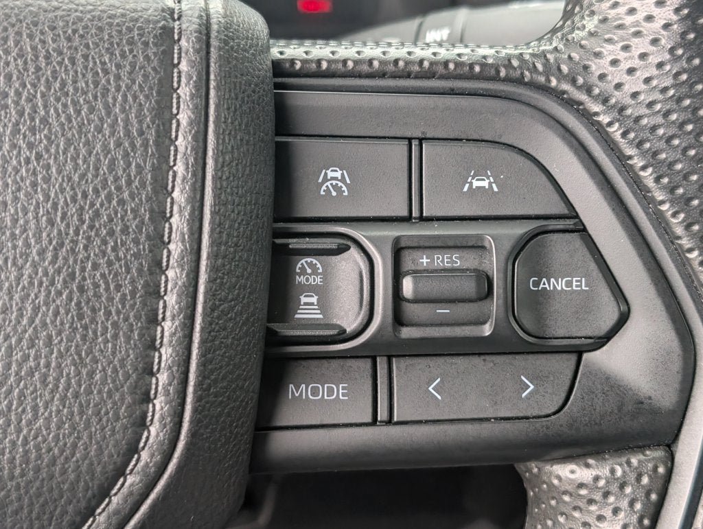 Certified 2025 Toyota Tacoma SR5 AWD/4WD image 17