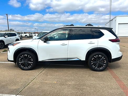 New 2026 Nissan Rogue Platinum w/ Platinum Premium Package image 5