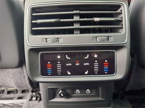 Used 2023 Audi Q7 3.0T Premium Plus image 13