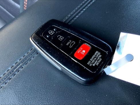 Used 2019 Toyota Avalon XSE w/ All Weather Liner Package FWD image 14