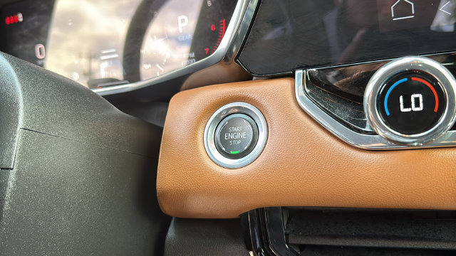 Used 2025 GMC Canyon AT4 w/ Nightfall Edition AWD/4WD image 19