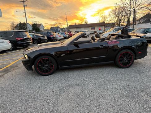 Used 2010 Ford Mustang GT Premium image 21