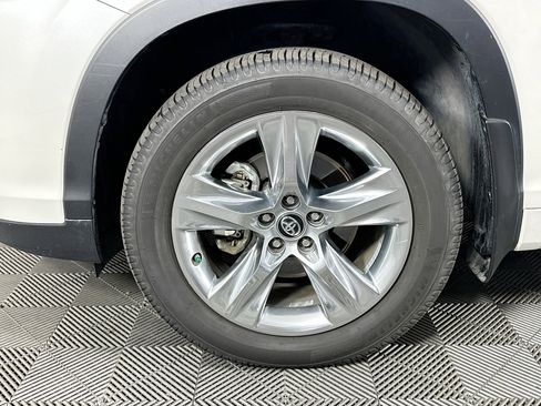 Used 2018 Toyota Highlander Limited image 35