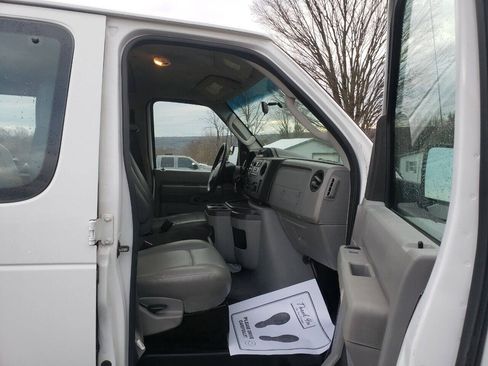 Used 2011 Ford E-150 and Econoline 150 Wagon w/ PWR Windows & Locks Group RWD image 10