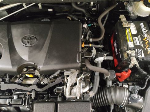 Used 2019 Toyota RAV4 LE FWD image 30
