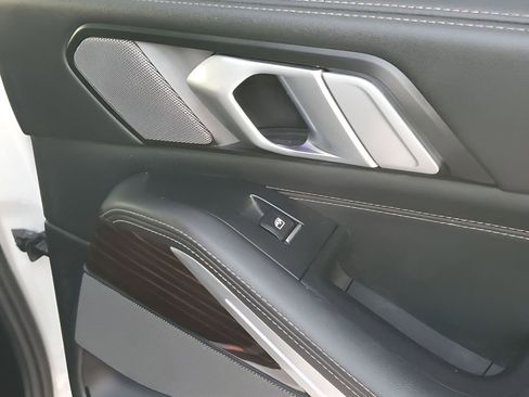 Used 2025 BMW X5 xDrive50e image 49