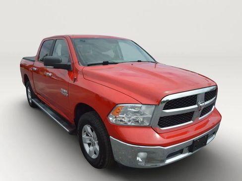 Used 2018 RAM 1500 Classic SLT w/ Luxury Group AWD/4WD image 12