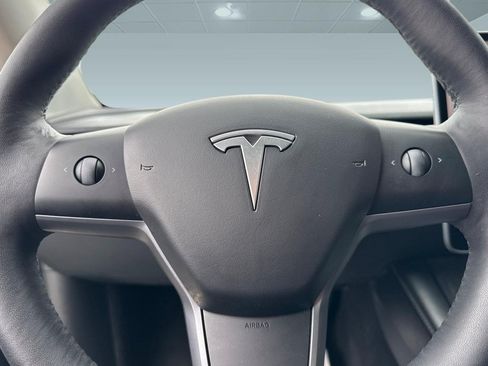 Used 2022 Tesla Model Y Performance AWD/4WD image 11