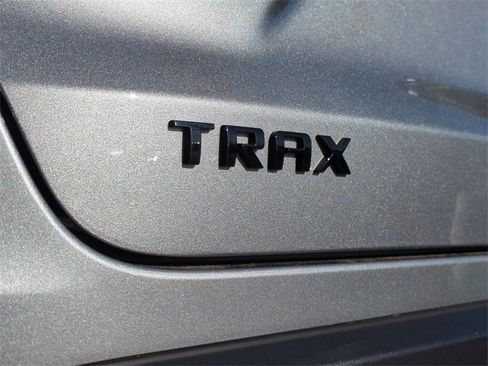 Used 2024 Chevrolet Trax RS w/ Driver Confidence Package image 29