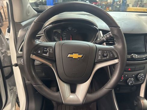 Used 2022 Chevrolet Trax LT w/ Premium Seat Package image 15
