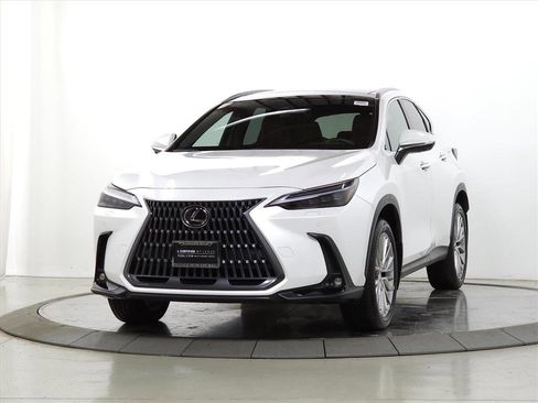 Used 2025 Lexus NX 350 AWD w/ Luxury Package image 3