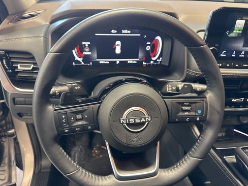 Certified 2023 Nissan Rogue Platinum image 6