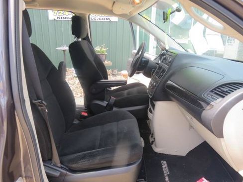 Used 2016 Dodge Grand Caravan SE w/ Quick Order Package 29E SE FWD image 20