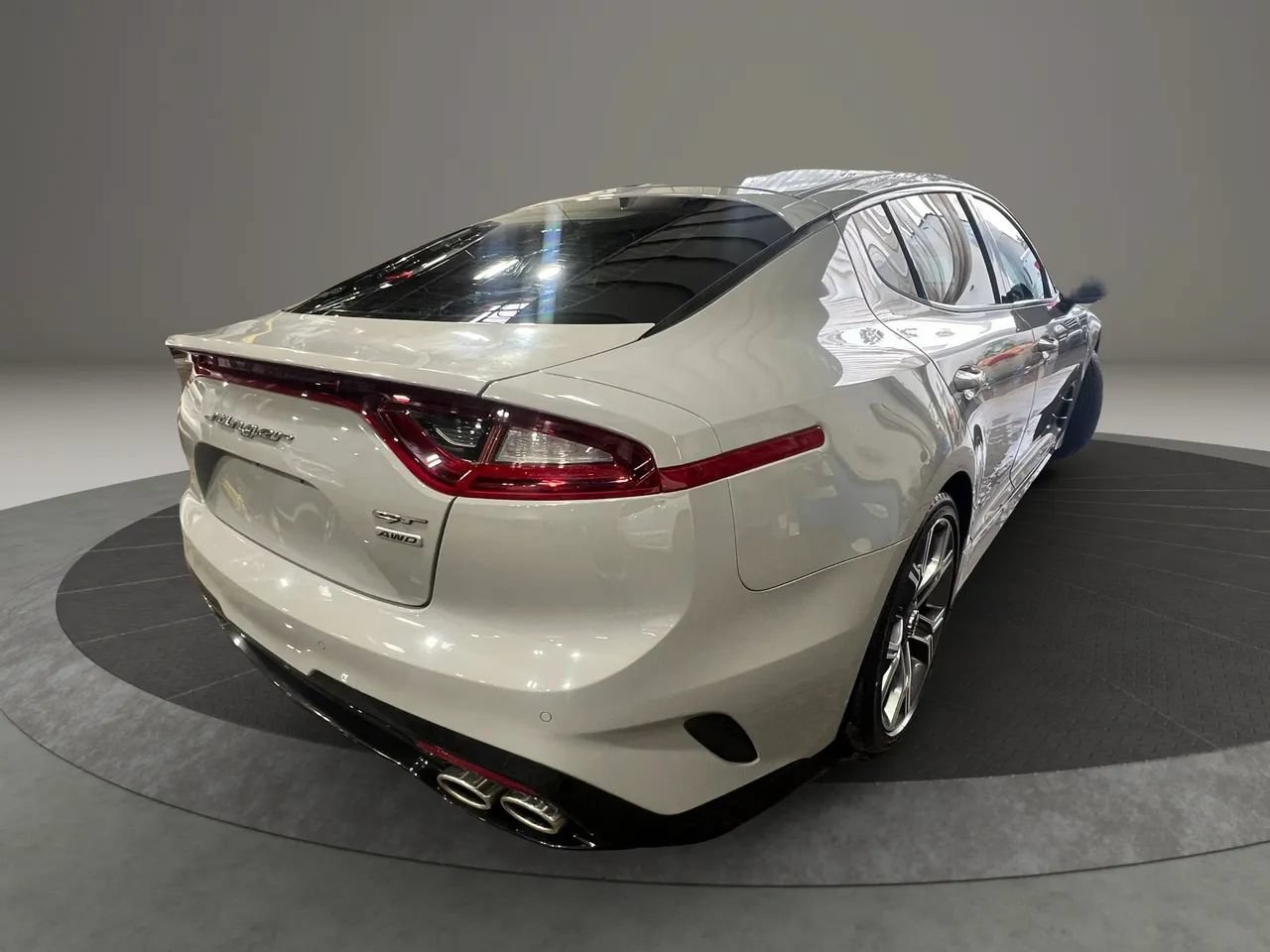 Used 2020 Kia Stinger GT1 AWD/4WD image 5
