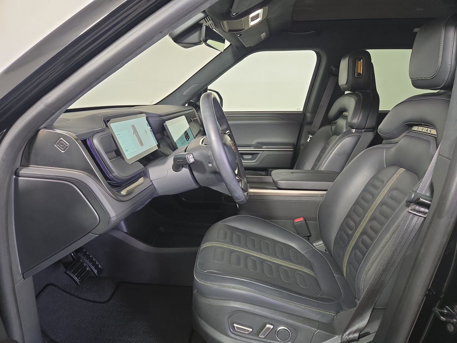 Used 2025 Rivian R1S Adventure Dual AWD/4WD image 20