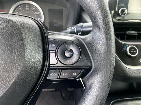 Used 2020 Toyota Corolla LE FWD image 21