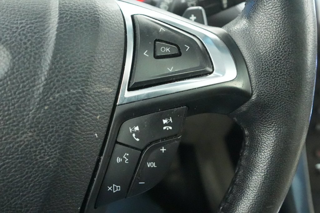 Used 2017 Ford Edge Titanium w/ Technology Package AWD/4WD image 38