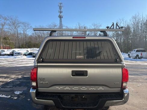 Used 2018 Toyota Tacoma SR5 image 4