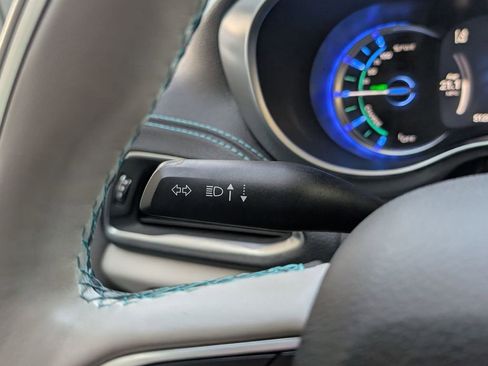 Used 2019 Chrysler Pacifica Limited w/ Advanced Safetytec Group image 24