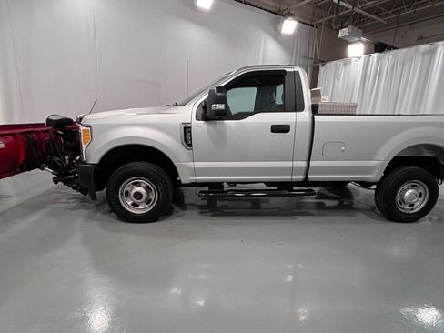 Used 2017 Ford F250 XL w/ Power Equipment Group AWD/4WD image 8
