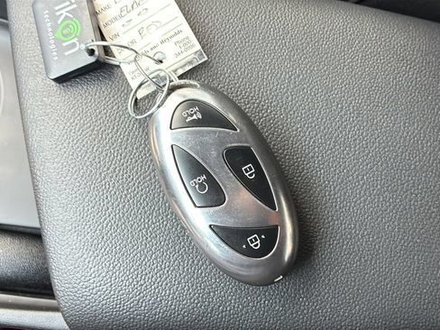 Used 2025 Hyundai Elantra Sport FWD image 32