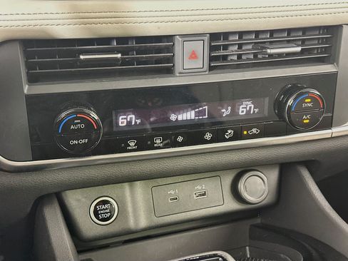 Used 2023 Nissan Rogue SV AWD/4WD image 23
