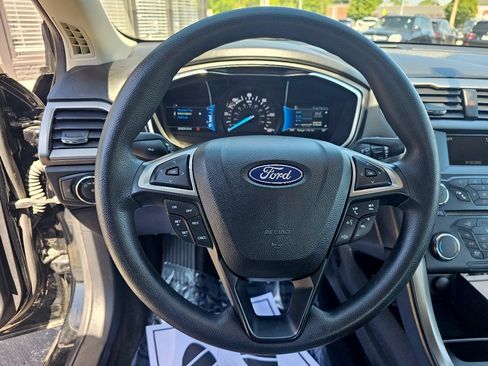 Used 2018 Ford Fusion S FWD image 22