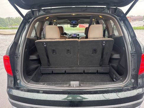 Used 2017 Honda Pilot Elite image 10