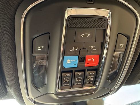 Used 2024 Jeep Grand Cherokee Limited w/ Luxury Tech Group II AWD/4WD image 25