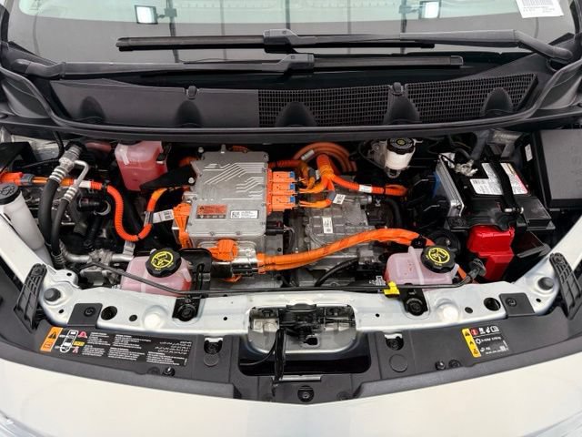 Used 2022 Chevrolet Bolt LT w/ Infotainment Package FWD image 8