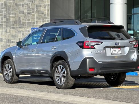 Certified 2025 Subaru Outback Premium image 6