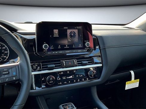 New 2025 Nissan Pathfinder SV image 6