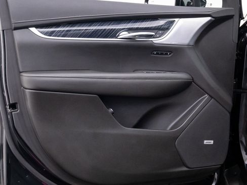 Used 2024 Cadillac XT6 Premium Luxury w/ Technology Package image 14