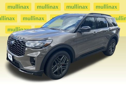 New 2026 Ford Explorer ST-Line w/ ST-Line Street Pack image 14