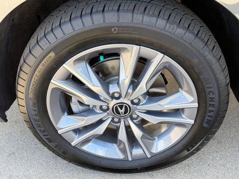 Certified 2025 Acura ADX Base image 11